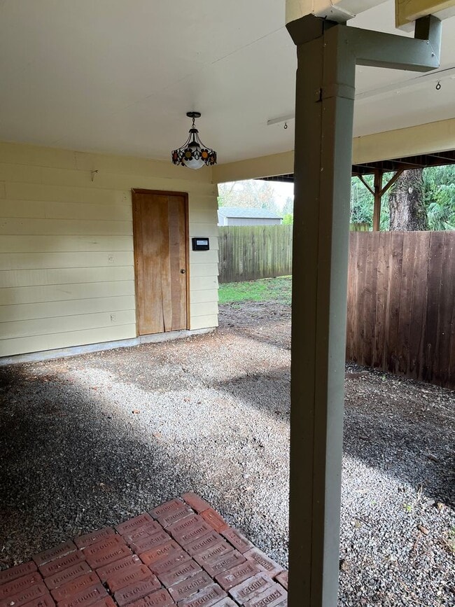 Building Photo - Mid-Mod on Missoula- Single Story!