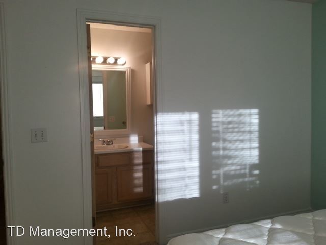 Building Photo - 3 br, 2 bath House - 3925 S Jefferson Ave #1