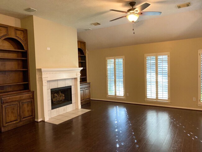 Building Photo - 19219 Sarah Ann Ct