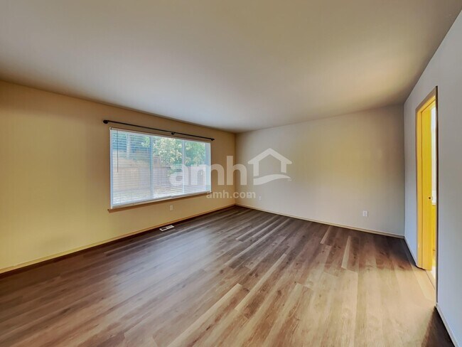 Building Photo - 20507 193rd Avenue Ct E