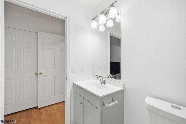 Building Photo - 216 Barringer Dr
