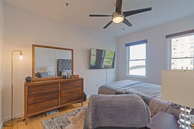 Building Photo - 620 38th St