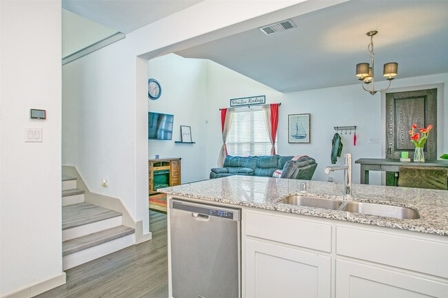 Building Photo - 1213 Casselberry Dr