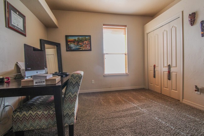 Building Photo - Plenty of space with this 4 Bedroom, 2 Bat...