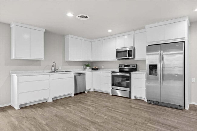 Building Photo - Extra spacious brick home in New Home, TX