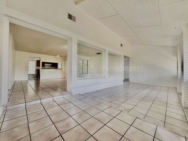 Building Photo - 708 Green Ct