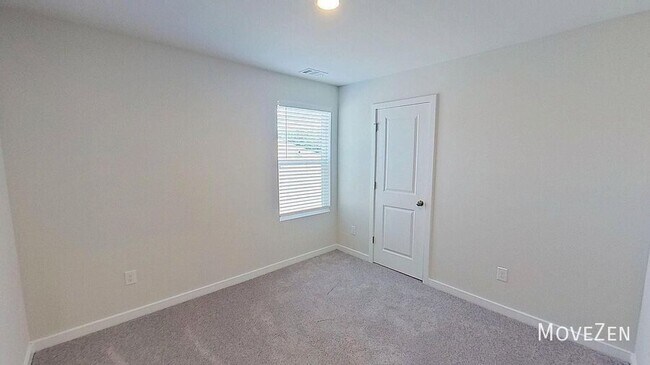 Building Photo - 161 Davis Dr