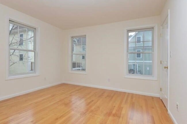 Building Photo - 6 Harleston St