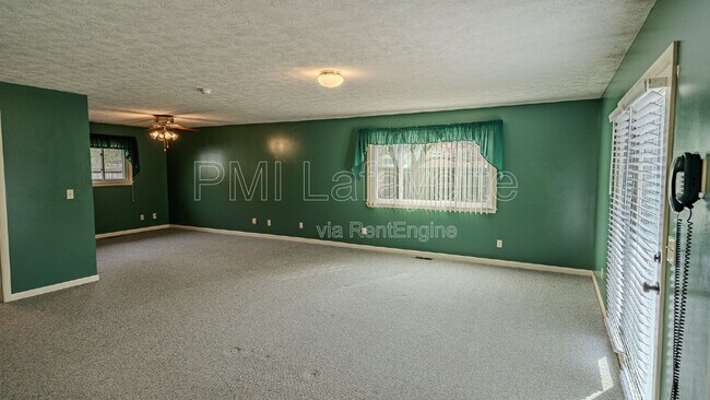 Building Photo - 2513 Oswego Ln