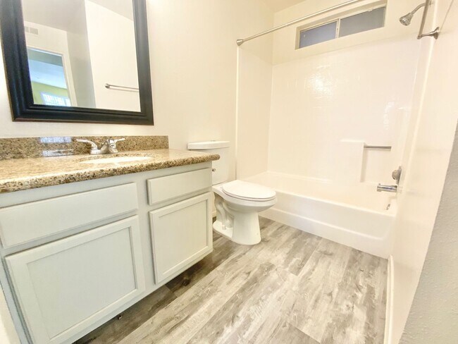 Building Photo - ADORABLE GATED CONDO LOCATED IN A GATED CO...