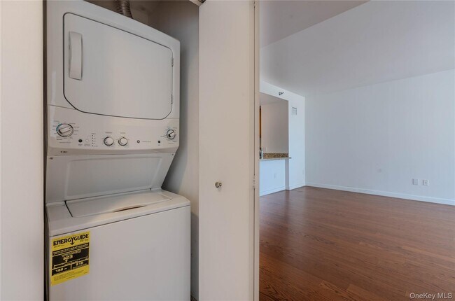 Building Photo - 40-26 College Point Blvd