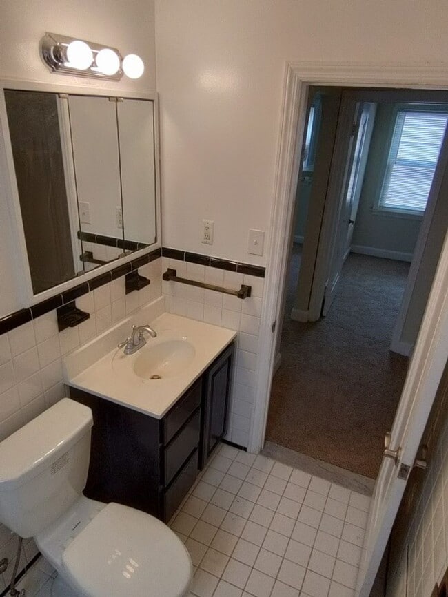 Building Photo - 3 bedroom, 2 bath, brick bungalow in Eastpointe - Now Available!