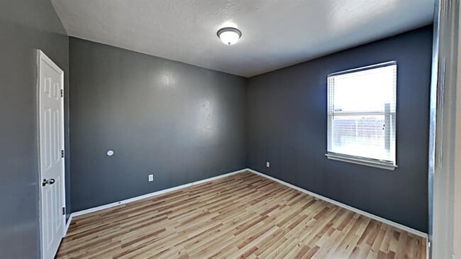 Building Photo - 1713 W Palm Pl