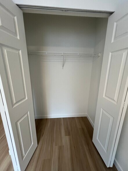 Building Photo - 5621 Fauntleroy Way SW