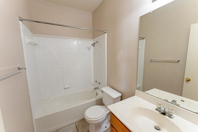 Building Photo - Charming 3/2 Home in Westchester Park!!!