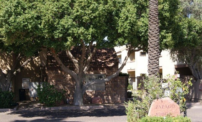 Building Photo - FREE RENT/EARLY ENTRY  1 bedroom 1 bath Beautiful Upstairs Unit in Prime Location