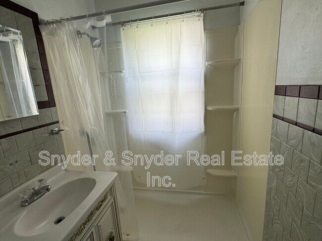 Building Photo - 349 St Leger Ave
