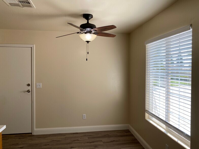 Dining Room - 725 Greenwood Meadow Ln