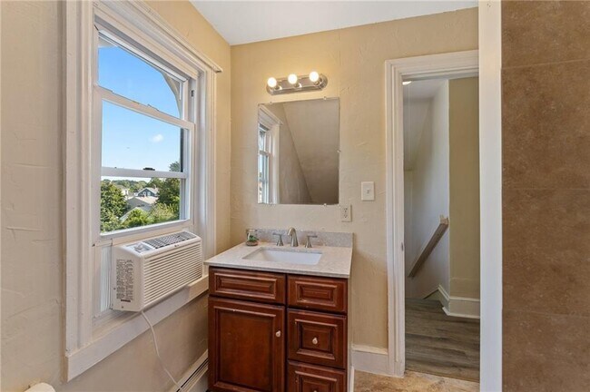 Building Photo - 1165 Chalkstone Ave