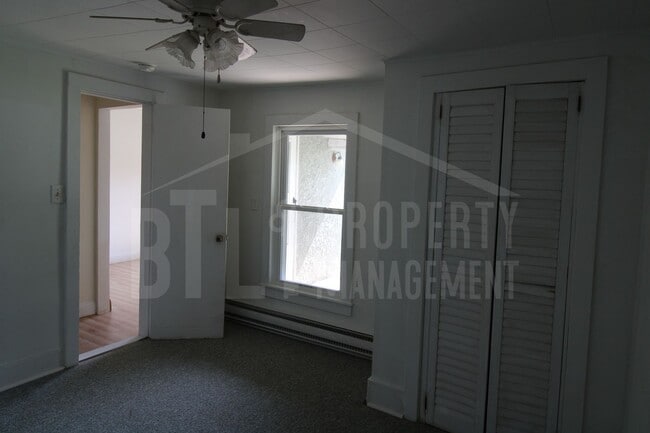 Building Photo - 3 Bedroom & 1 Bath Home