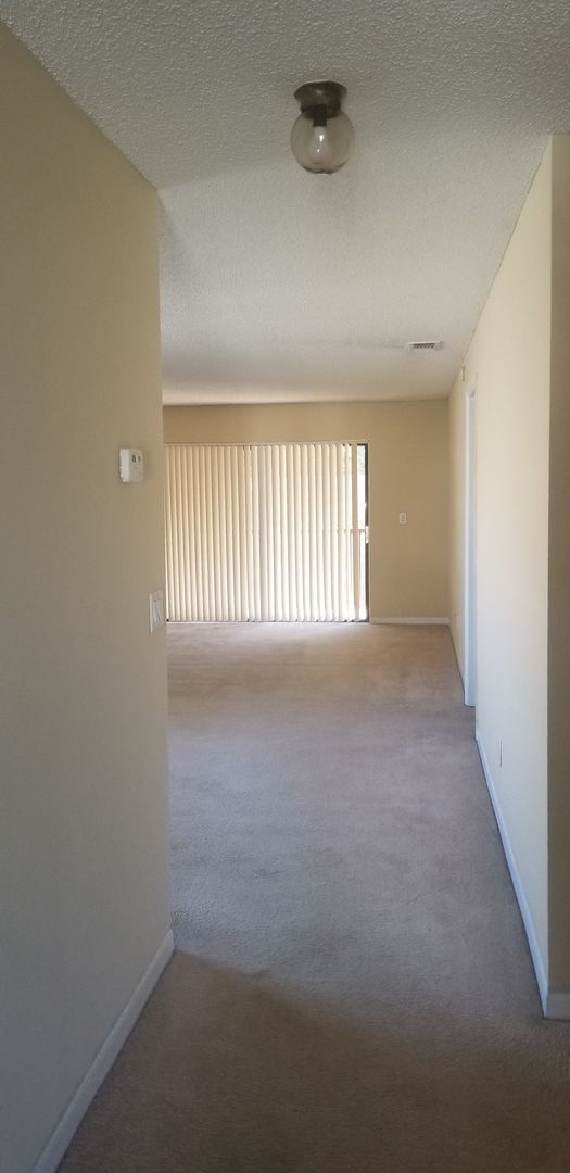 Building Photo - Coral Gardens Two bedroom condo