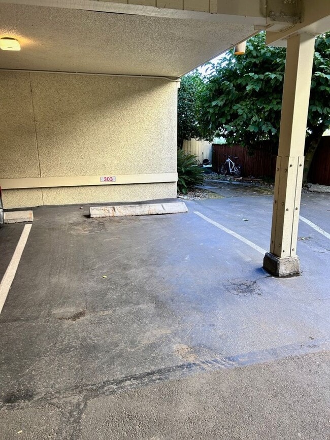 Building Photo - 1Bd/1Ba Kirkland Condo