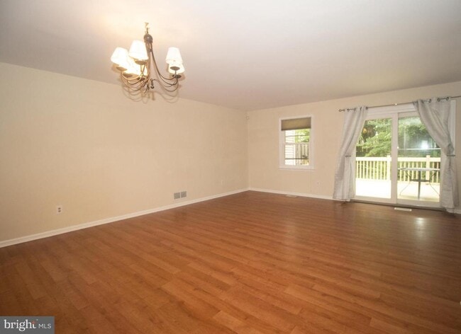 Building Photo - 214 Sulky Way