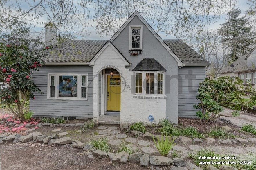 Primary Photo - 5806 NE 60th Ave