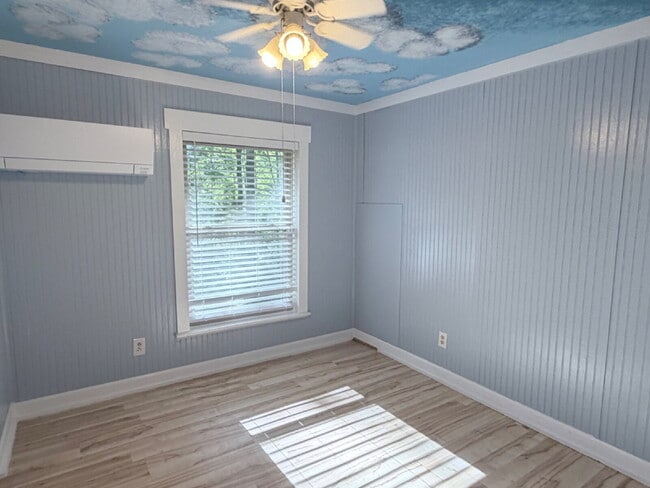 Building Photo - Live Surrounded by Nature | 3 Bedroom Home on 23 Private Acres in Saluda