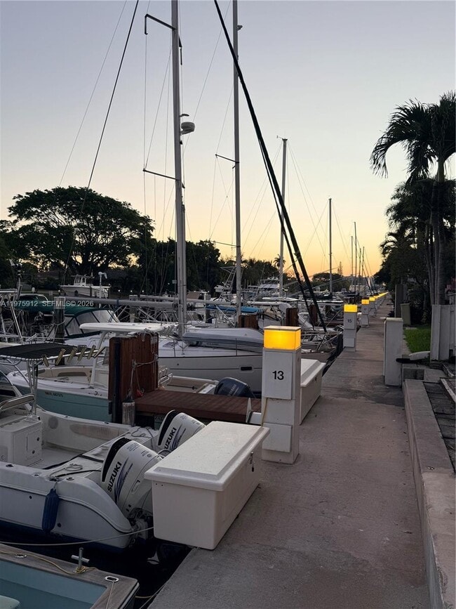 Building Photo - 2533 NE 15th St