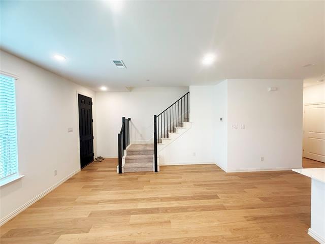 Building Photo - 633 4th St
