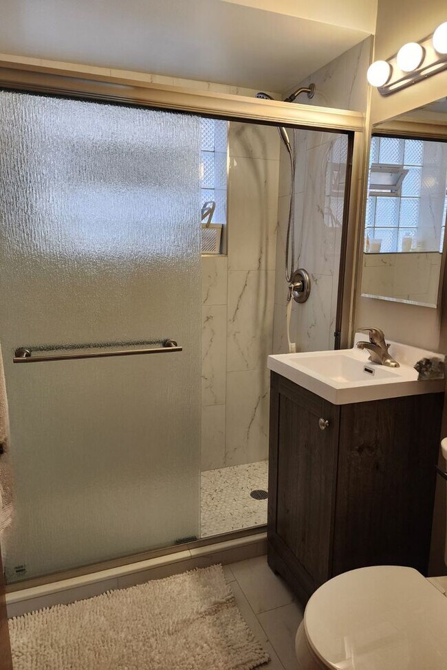 Building Photo - 4920 N Harlem Ave