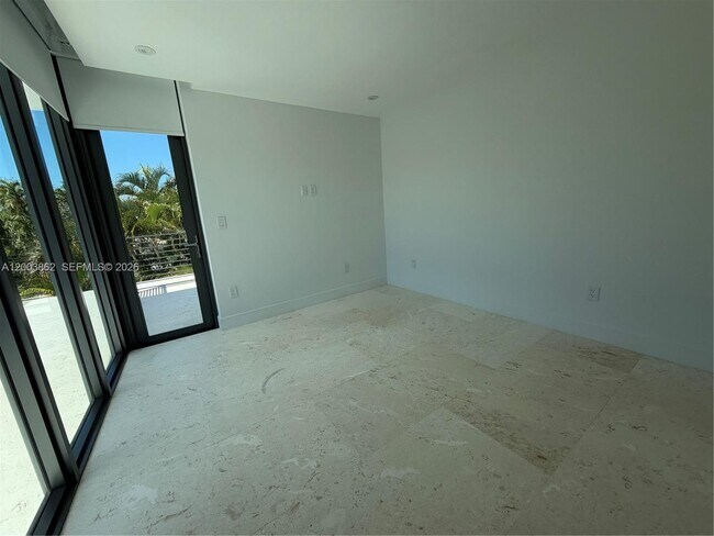 Building Photo - 253 W Enid Dr
