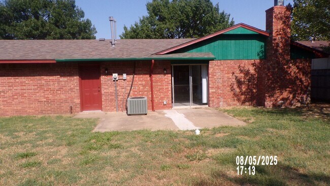 Building Photo - Fantastic Redo located in Terrace Hills.