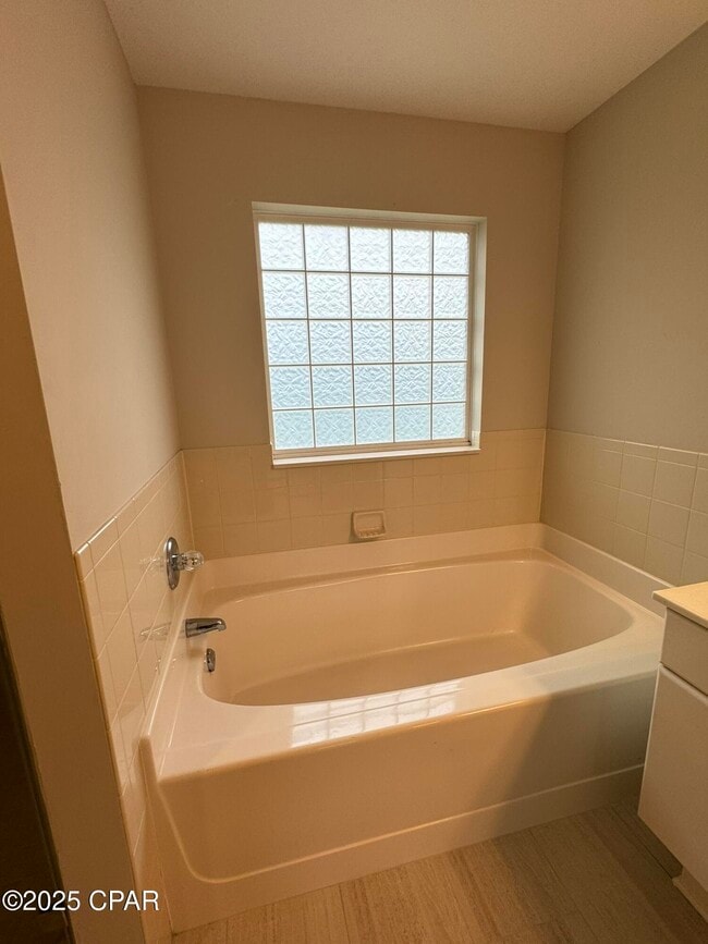 Building Photo - 222 Biltmore Pl