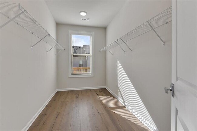 Building Photo - 4317 Parkside Pl