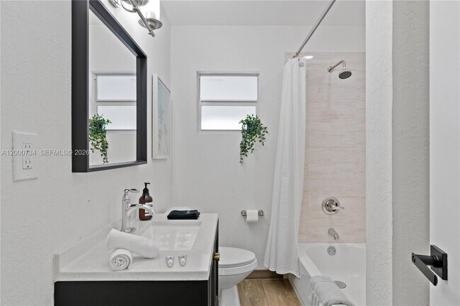 Building Photo - 300 SW 23rd St