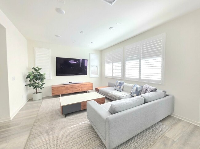 Primary Photo - 1612 Ruedy Pl