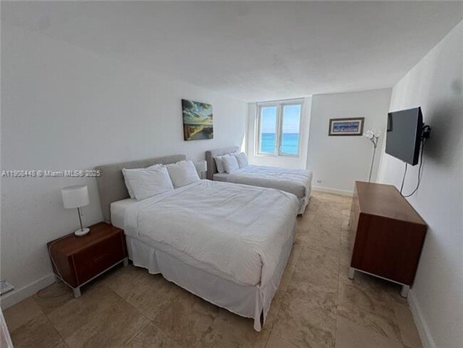 Building Photo - 2301 Collins Ave