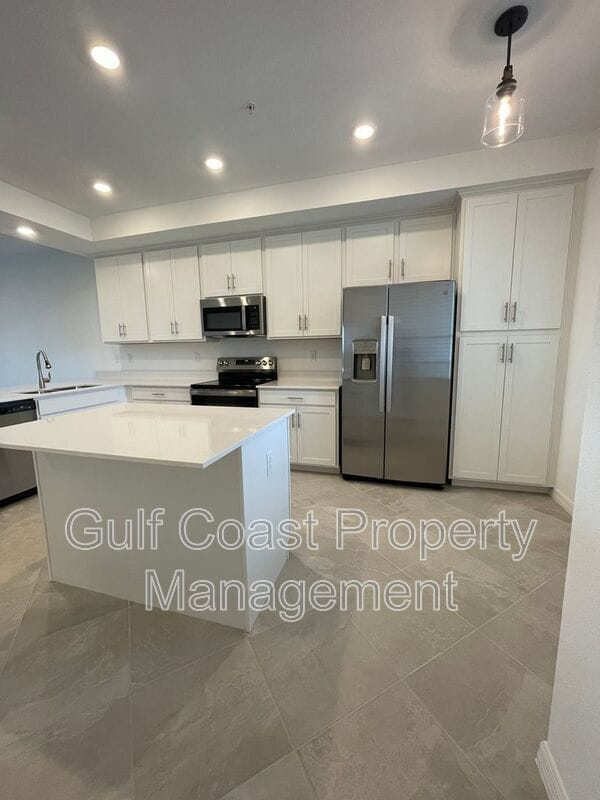 Building Photo - 14191 Heritage Landing Blvd