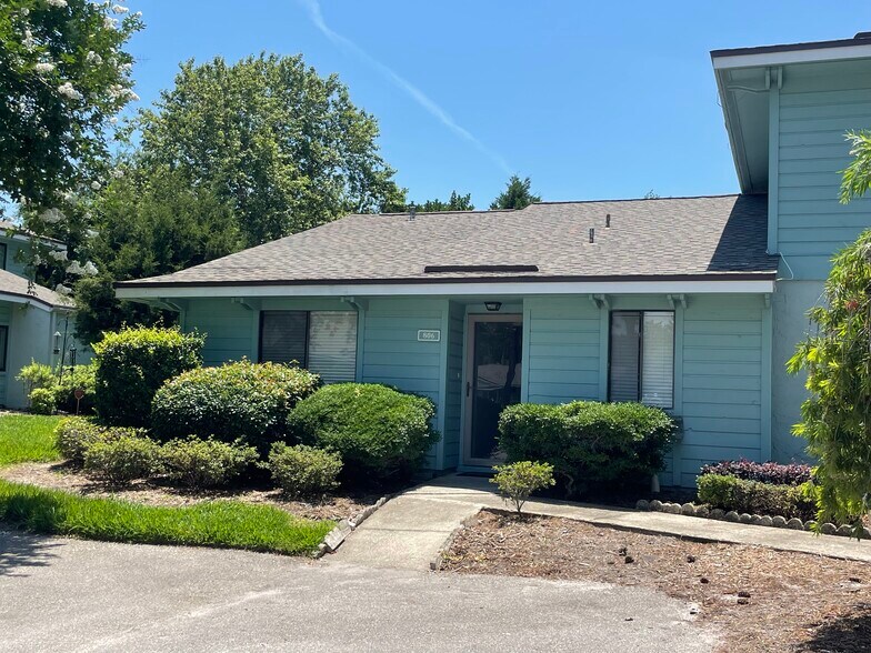 Building Photo - 806 Marsh Cove Pl