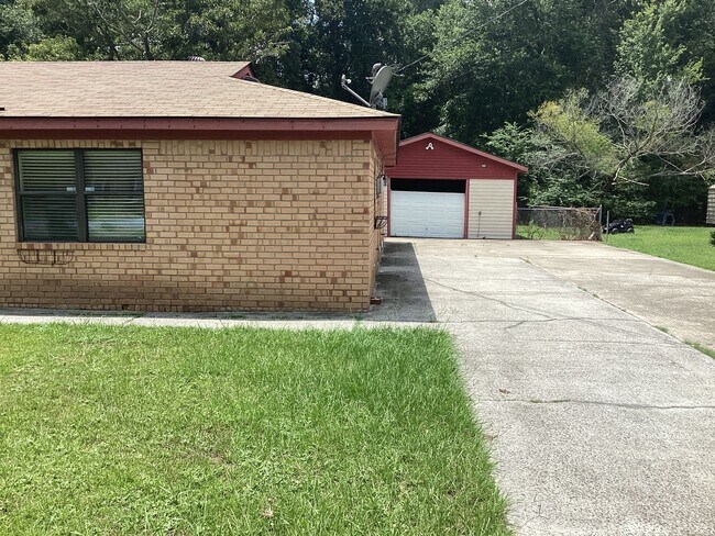 Building Photo - 1107 Ricade Dr