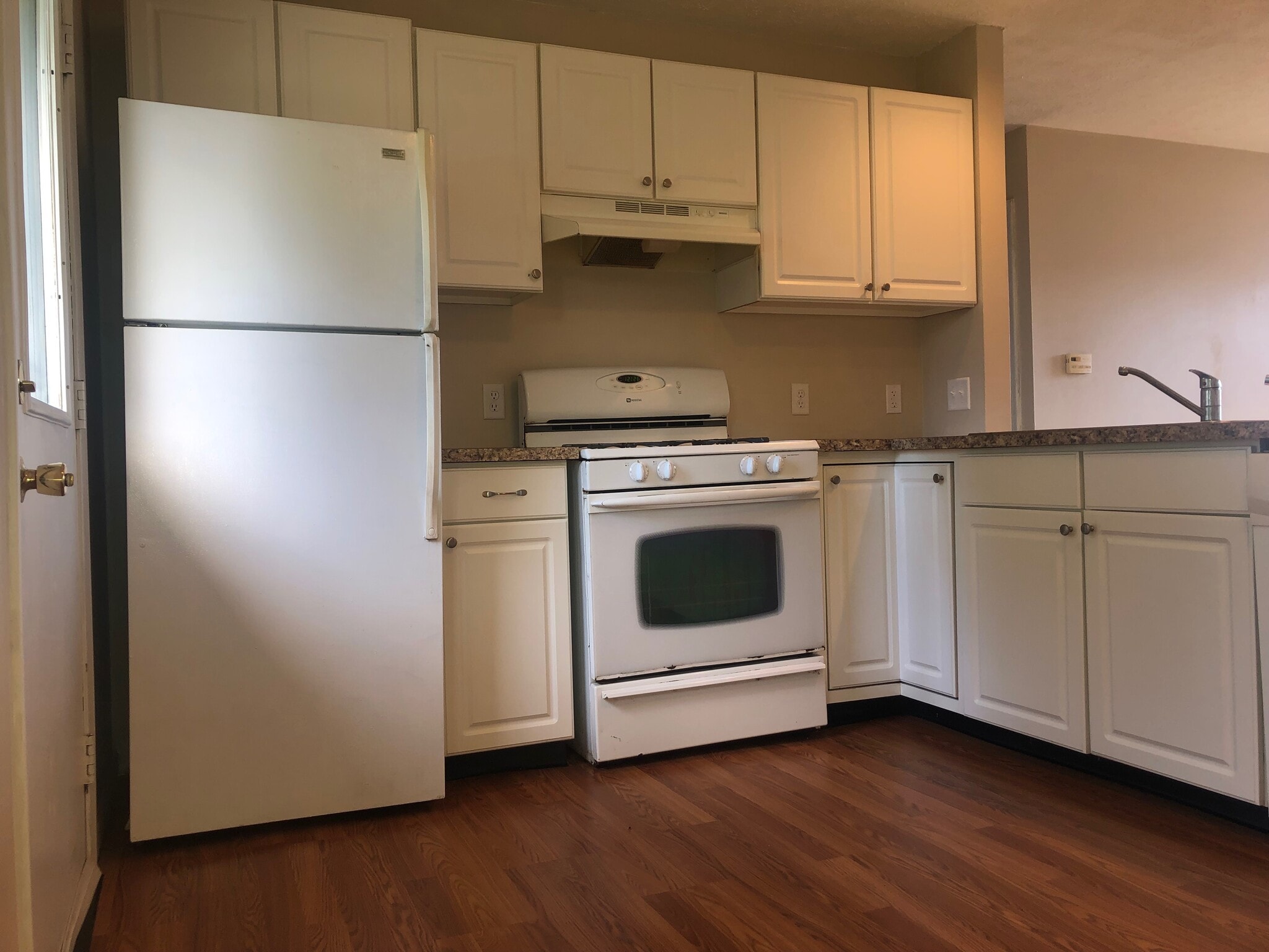Kitchen - 1510 Dot Street