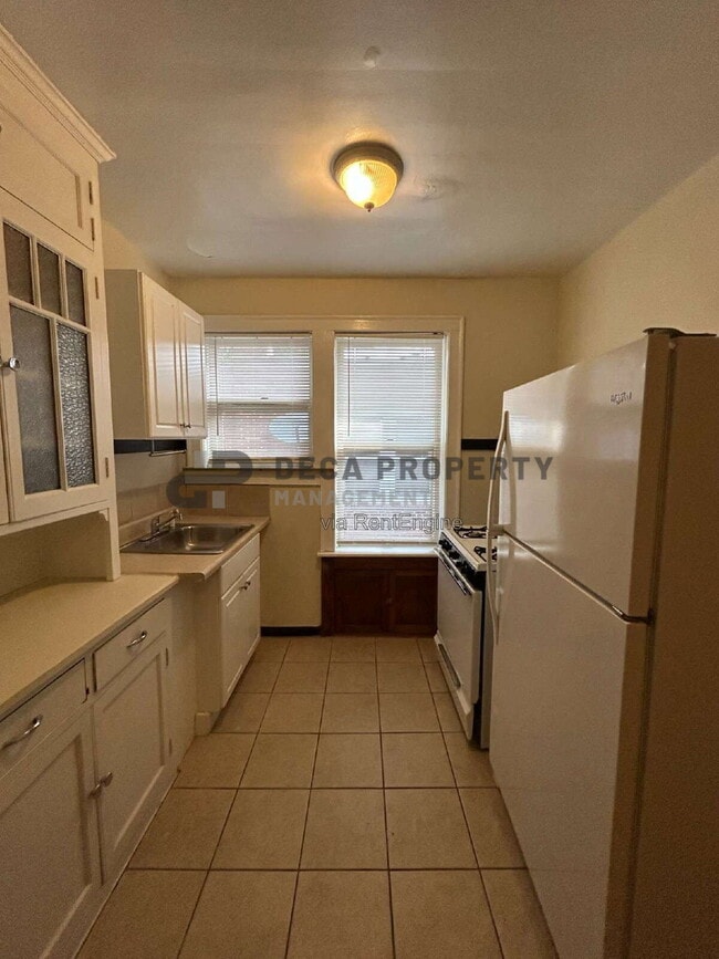 Building Photo - 1177 Moorlands Dr