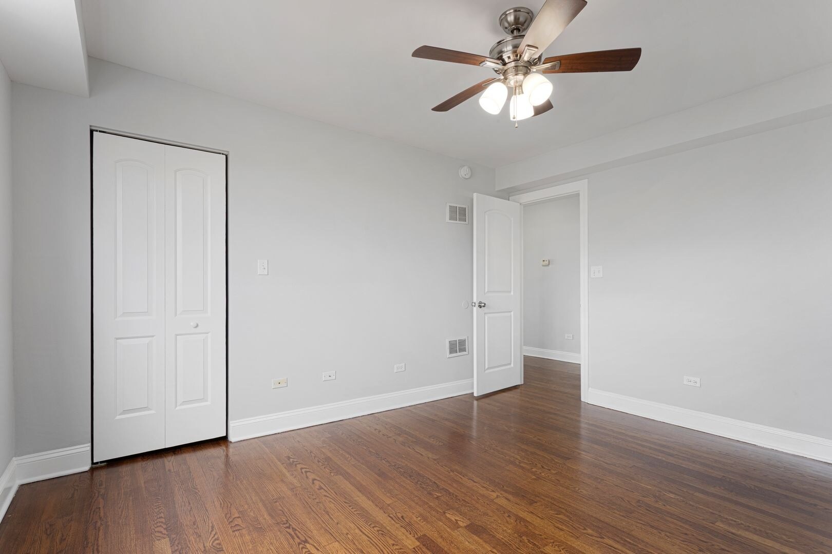 Building Photo - 7626 N Marshfield Ave