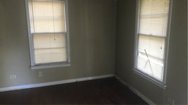 Building Photo - 1408 Filhiol Ave