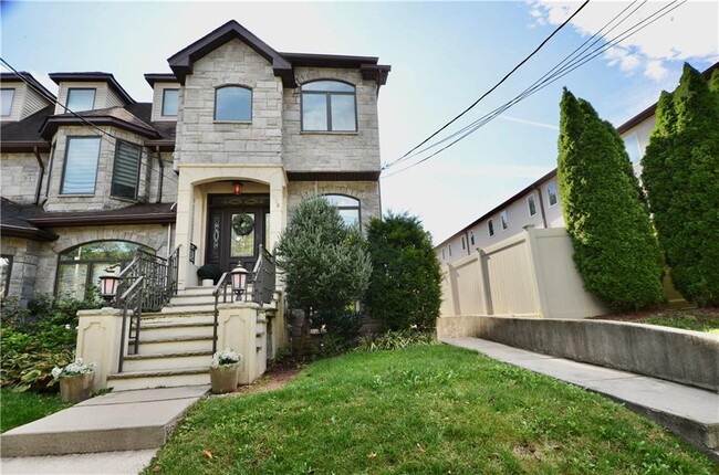 Primary Photo - 5198 Hylan Blvd