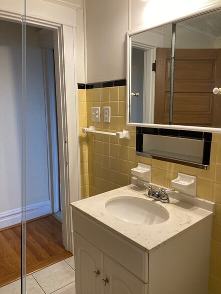 Bathroom sink - 4916 Berthold Ave