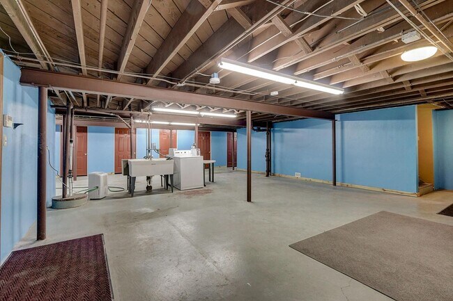 Building Photo - 2335 N 1st St