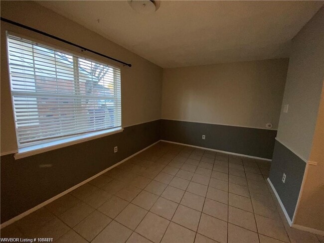 Building Photo - 2808 Grinnell Ave